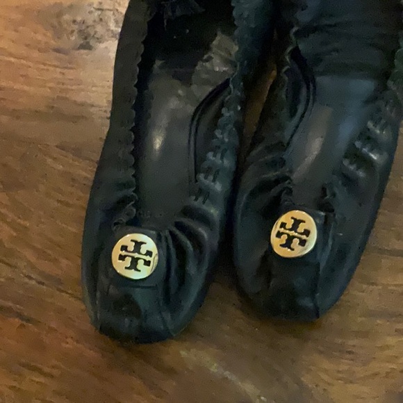Black and Hold Leather Tory Burch Flats - Picture 5 of 7